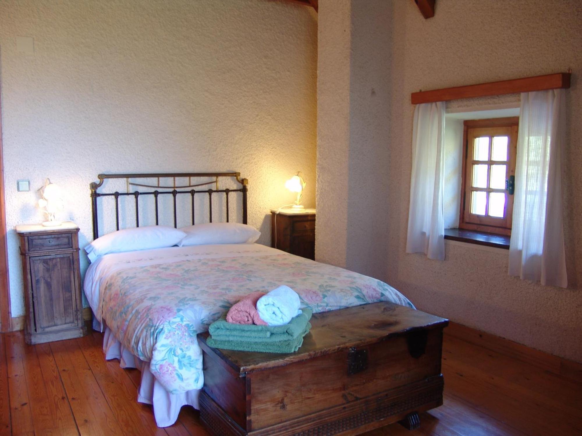 Gasthaus Casas De Zapatierno Espierba Zimmer foto