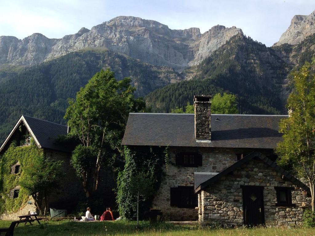 Gasthaus Casas De Zapatierno Espierba Exterior foto